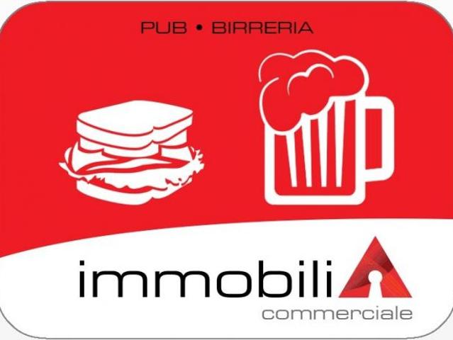 Locale Commerciale in vendita a Saronno, Lombardia