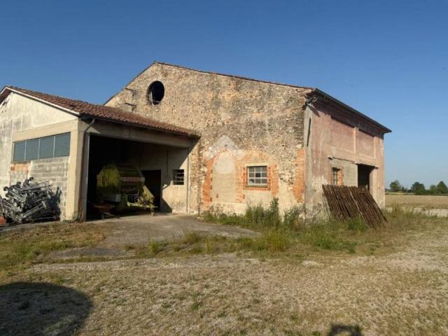 Rustico in vendita a Medole, Lombardia