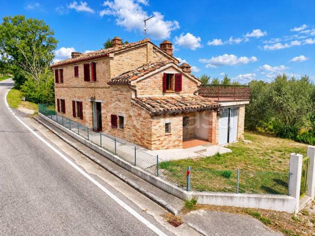 Rustico in vendita a Gualdo, Macerata