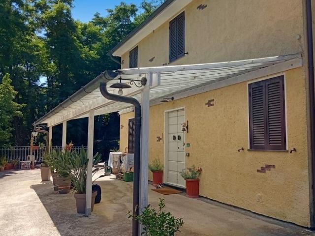 Rustico in vendita a Tonfano, Toscana