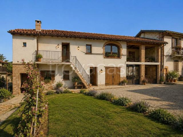 Rustico in vendita a Borgo Moretta, Alba