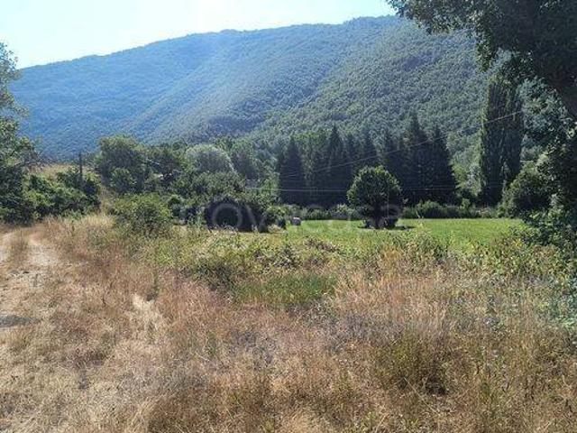 Rustico in vendita a Fiuminata, Macerata