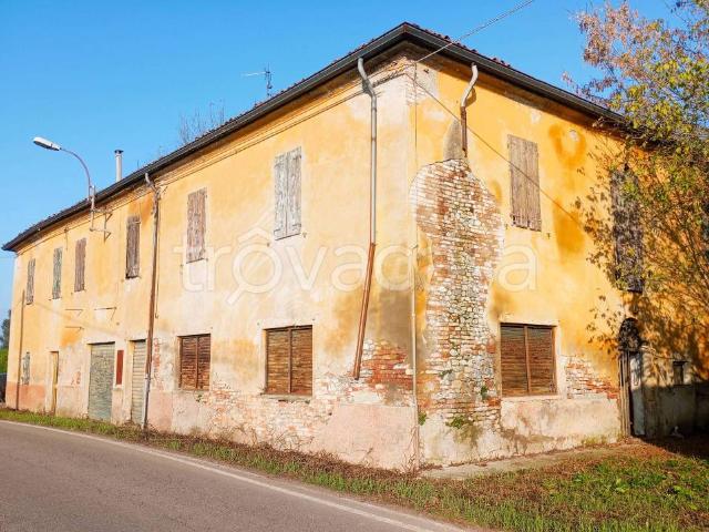 Rustico in vendita a San Secondo Parmense, Reggio Emilia