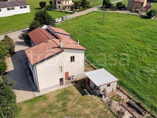 Rustico in vendita a Torre, Goito