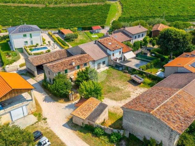 Rustico in vendita a Lavagno