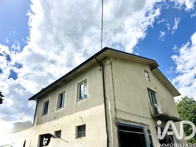 Rustico in vendita a Unione dei Comuni della Val Vibrata, Civitella Del Tronto