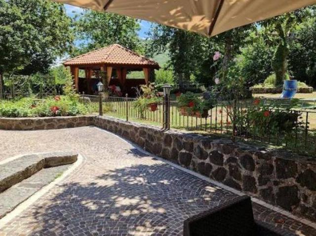 Rustico in vendita a Roccamonfina, Campania