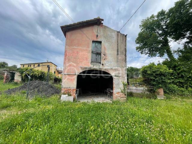 Rustico in vendita a Sarzana, Liguria