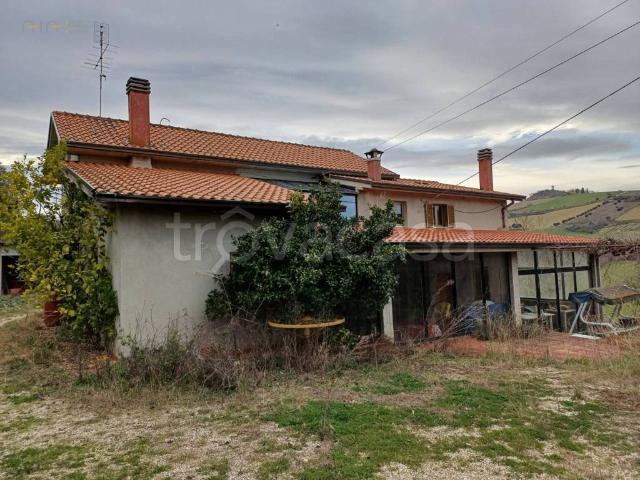 Rustico in vendita a Ponterotto, Marche