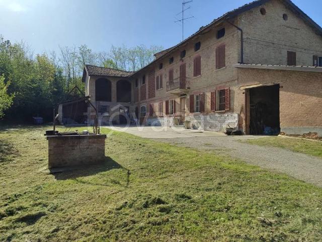 Rustico in vendita a Agliano Terme, Asti