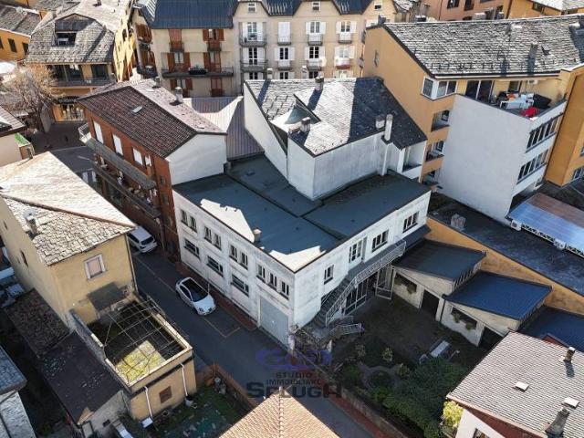 Palazzo in vendita a Morbegno, Lombardia