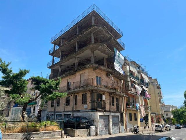 Palazzo in vendita a Municipalità 7, Miano