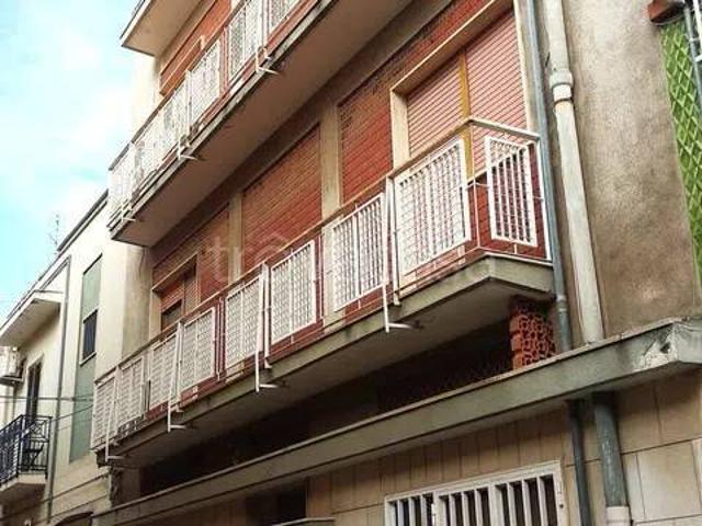 Palazzo in vendita a Ceglie del Campo, Bari