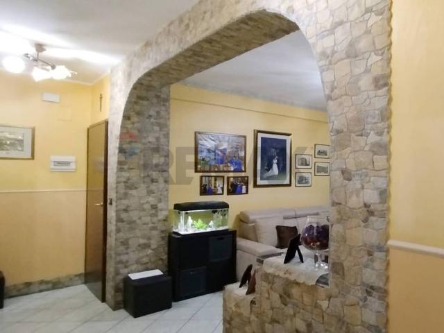Palazzo in vendita a Monte Po-Nesima-San Leone-Rapisardi, Catania