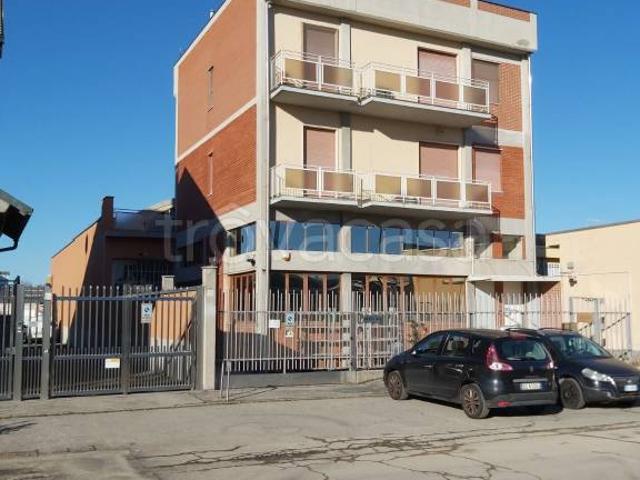 Palazzo in vendita a Corsico, Lombardia