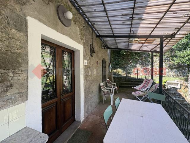 Palazzo in vendita a Unione Comuni Garfagnana, Vallico Di Sopra