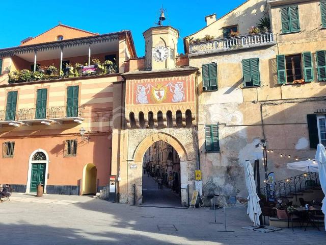 Palazzo in vendita a Finale Ligure, Liguria