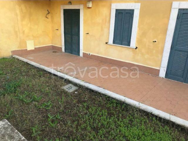 Palazzo in vendita a Guidonia Montecelio, Roma Capitale