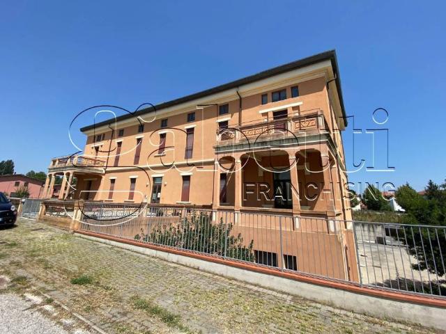 Palazzo in vendita a Jolanda Di Savoia, Reggio Emilia