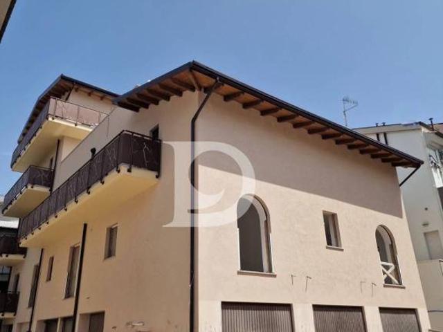 Palazzo in vendita a Loreto Aprutino, Pescara