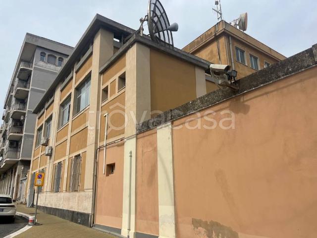 Palazzo in vendita a Quartiere Americano, Messina