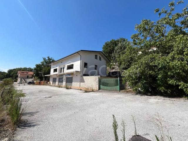 Palazzo in vendita a Pesche, Isernia