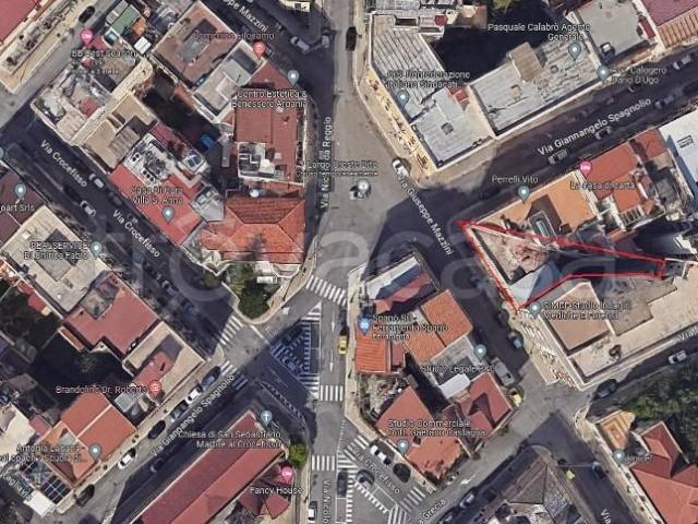 Palazzo in vendita a Reggio di Calabria, Reggio Calabria