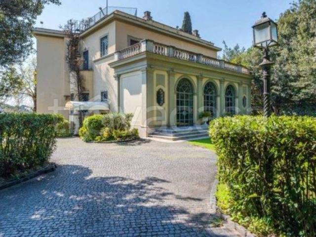 Palazzo in vendita a Piano La Roma, Casoli