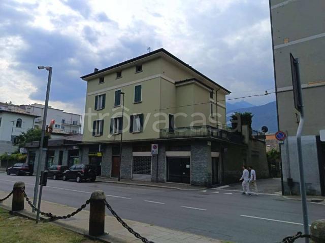 Palazzo in vendita a Sondrio, Lombardia