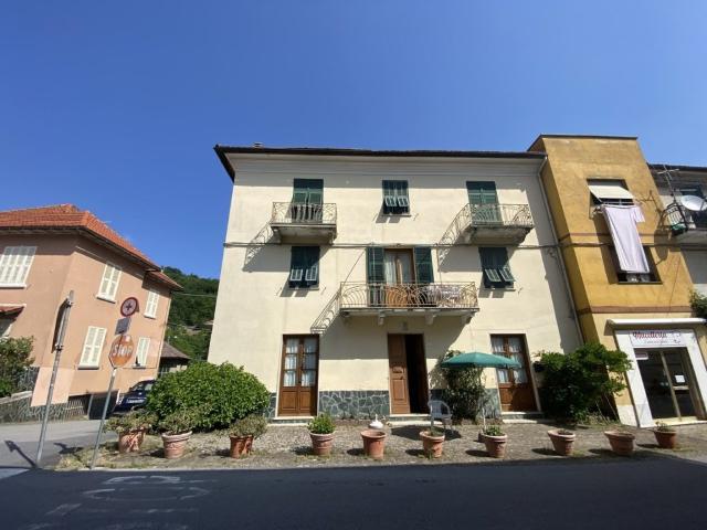 Palazzo in vendita a Urbe, Olba