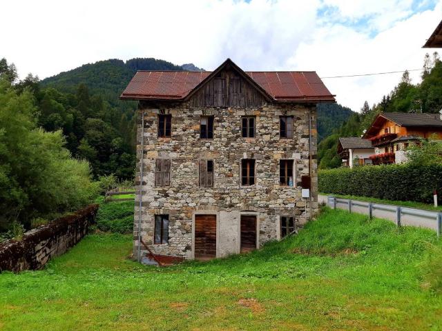 Palazzo in vendita a Val di Zoldo, Dozza Di Zoldo