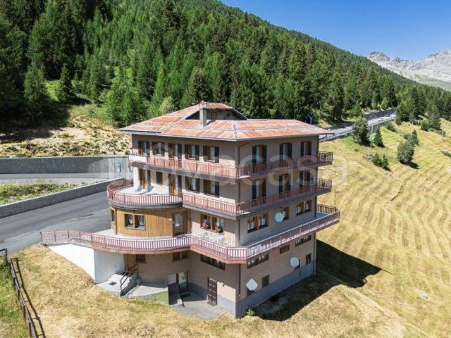 Palazzo in vendita a Comunità montana Alta Valtellina, Valdidentro