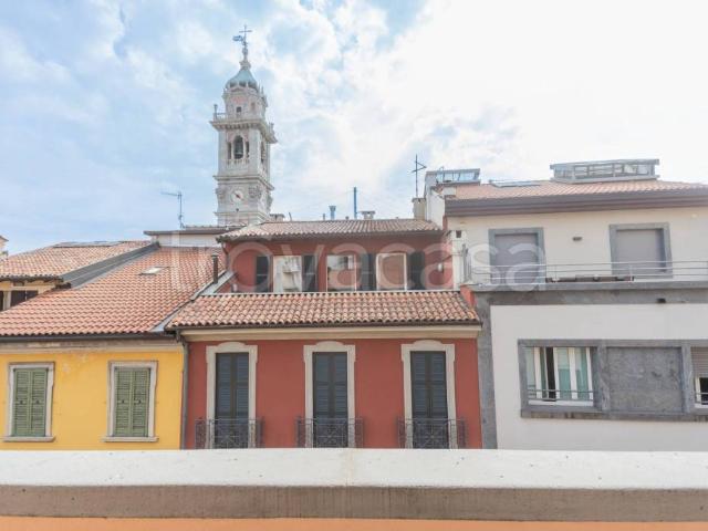 Palazzo in vendita a Biumo Superiore, Varese