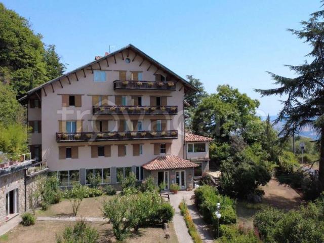 Palazzo in vendita a Abbadia San Salvatore, Toscana