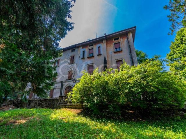 Palazzo in vendita a Desenzano al Serio, Albino