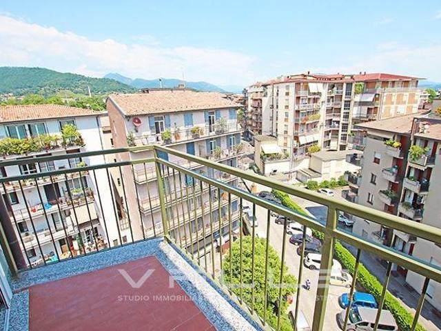 Appartamento in vendita a Bergamo, Lombardia
