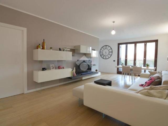 trilocale in vendita a Bernareggio, Villanova