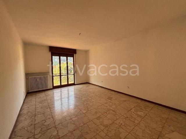 Appartamento in vendita a Cene, Lombardia