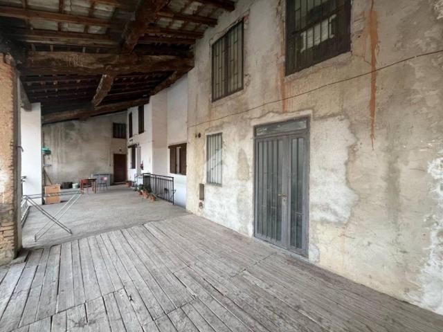 Appartamento in vendita a Casotto, Correzzana