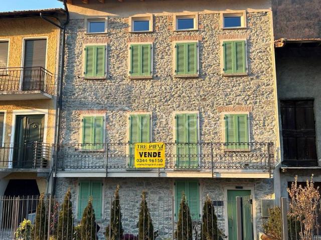 Appartamento in vendita a Mantello, Lombardia