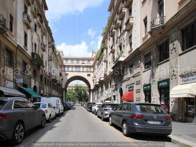 Appartamento in vendita a Municipio 1, Milano