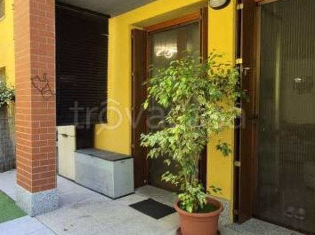 Appartamento in vendita a Monguzzo, Como