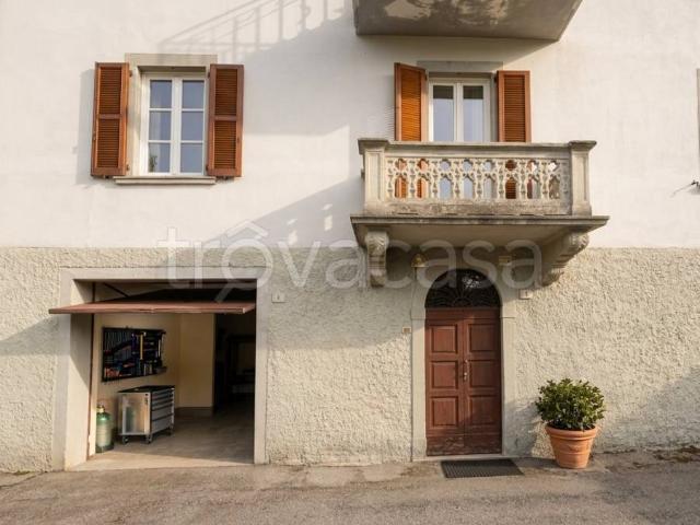 Appartamento in vendita a Sant'omobono Imagna, Lombardia