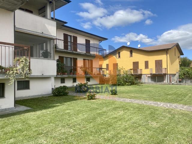 Appartamento in vendita a Sommo, Lombardia
