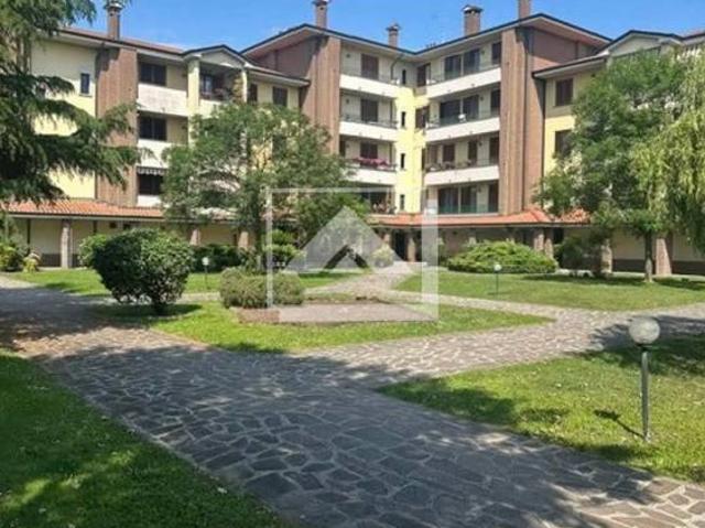 Appartamento in vendita a Mediglia, Lombardia