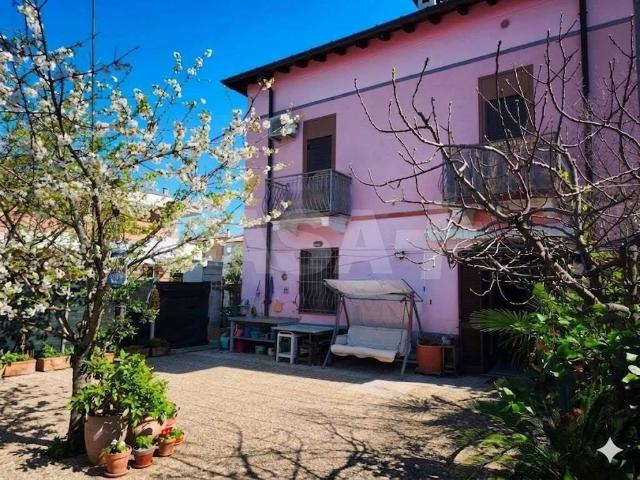 Appartamento in vendita a Valle Olona, Varese