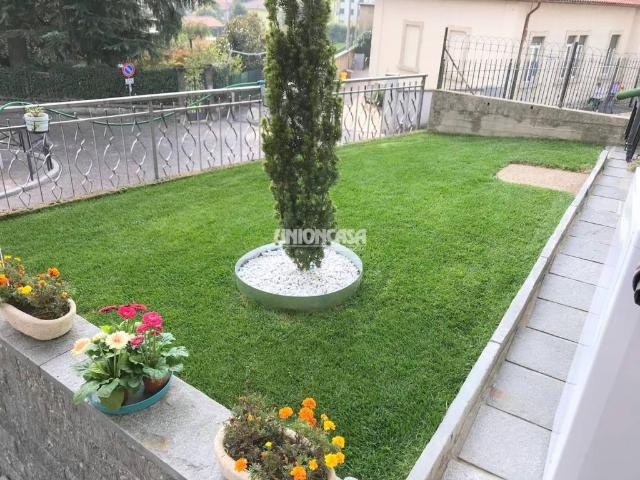 Appartamento in vendita a Albiolo, Lombardia
