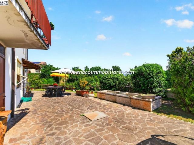 Villa Indipendente in vendita a Bussolengo, Veneto