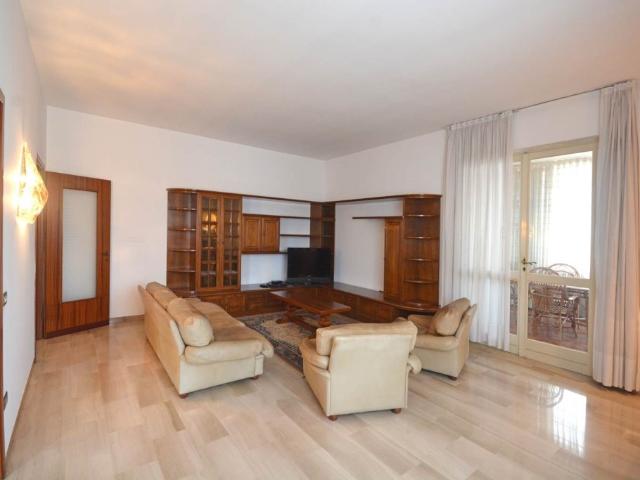 Villa Indipendente in vendita a Busto Garolfo, Milano