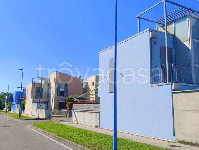 Villa Schiera in vendita a Brescia, Lombardia
